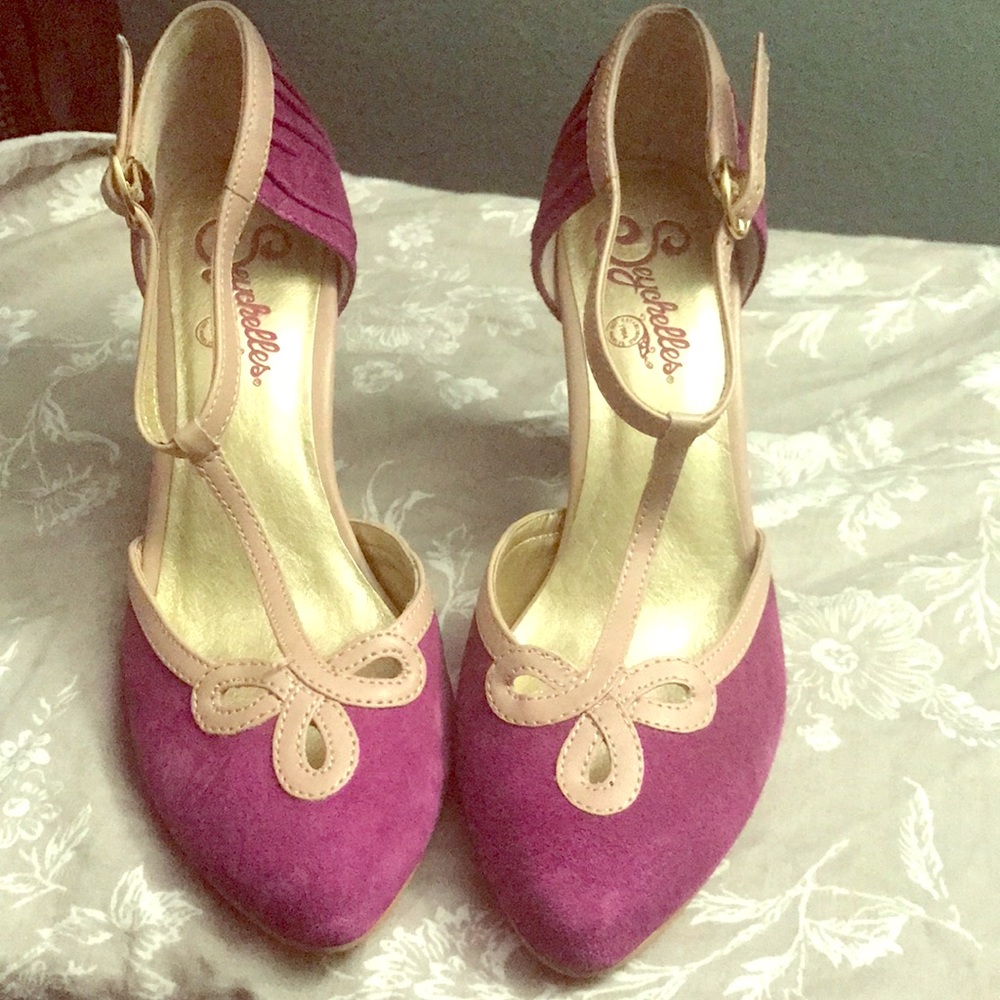 Super cute pink suede heels